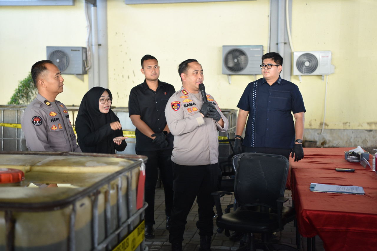 Polres Gresik Bongkar Gudang Penimbunan Solar Subsidi di Ujungpangkah dan Panceng