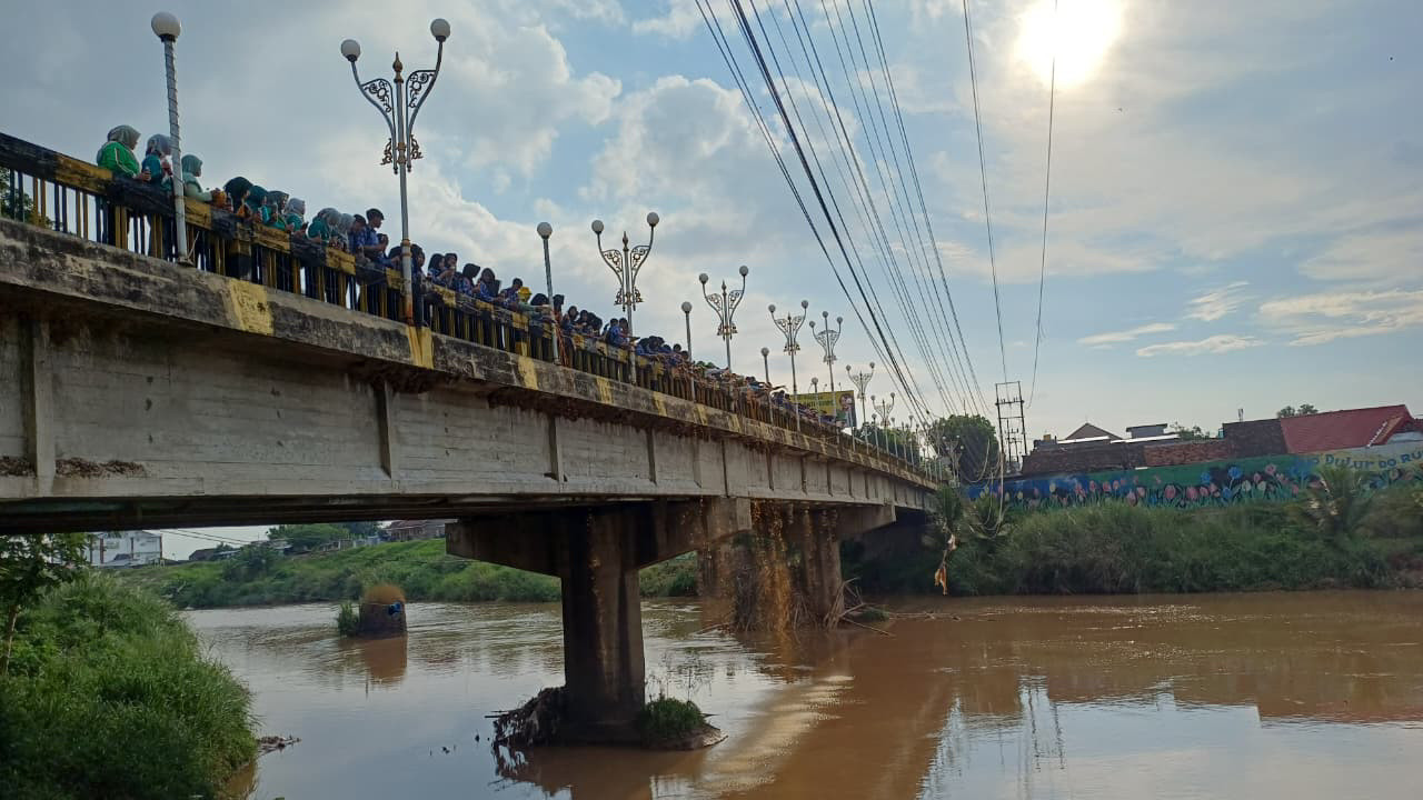 Peringati Hari Bumi, Pertamina Madiun Sulap Limbah Organik Jadi Penjernih Sungai
