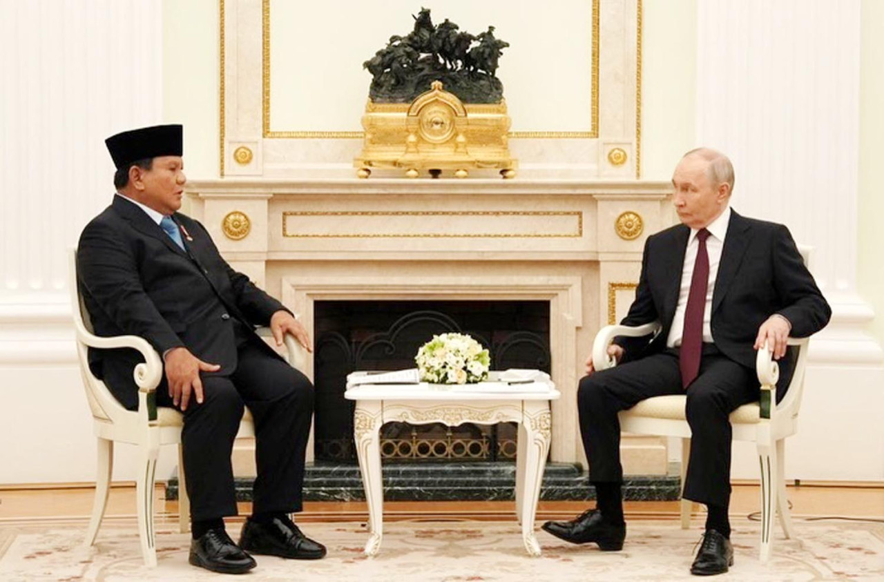 Dari Kremlin ke Dunia, Memahami Manuver Indonesia di Tengah Pusaran Global