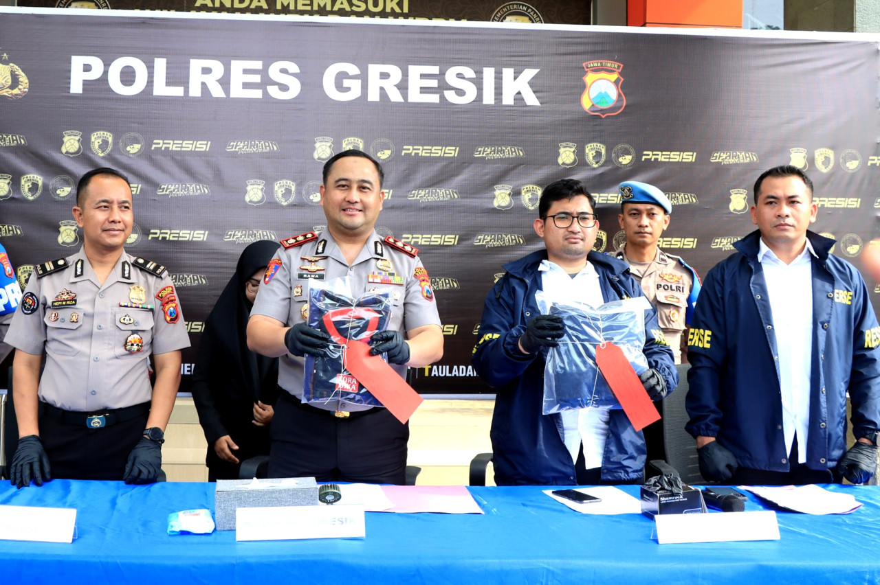 Polres Gresik merilis ungkap kasus pencabulan. (Foto: Polres Gresik for jatimnow.com)