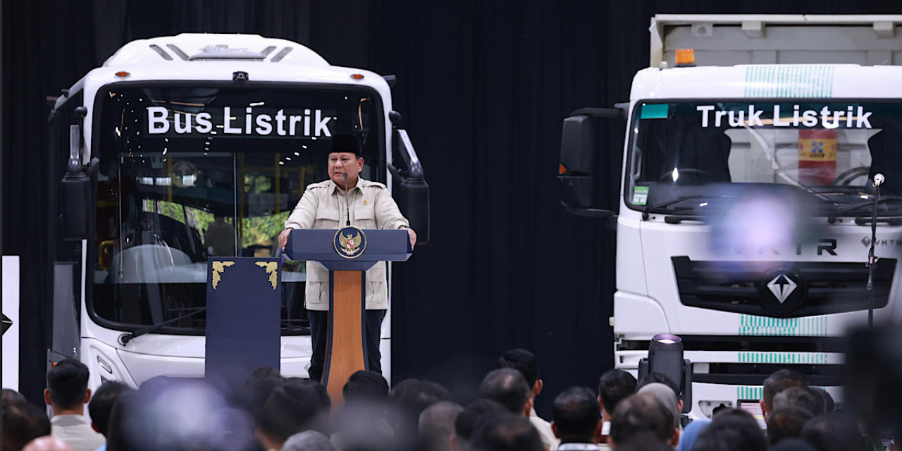 Prabowo saat meresmikan pabrik perakitan kendaraan komersial listrik milik PT VKTR Sakti Industries di Magelang. (Foto: Bakom RI/jatimnow.com)