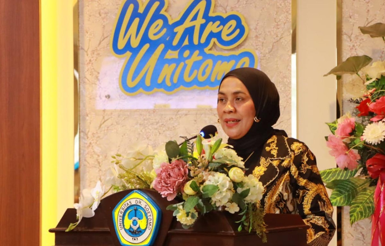 Rektor Unitomo Prof. Siti Marwiyah menyampaikan pendapat dalam FGD mengenai Uji Konsep Perubahan UU Nomor 23 Tahun 2019 tentang PSDN untuk Pertahanan Negara. (Foto: Humas Unitomo for jatimnow.com)