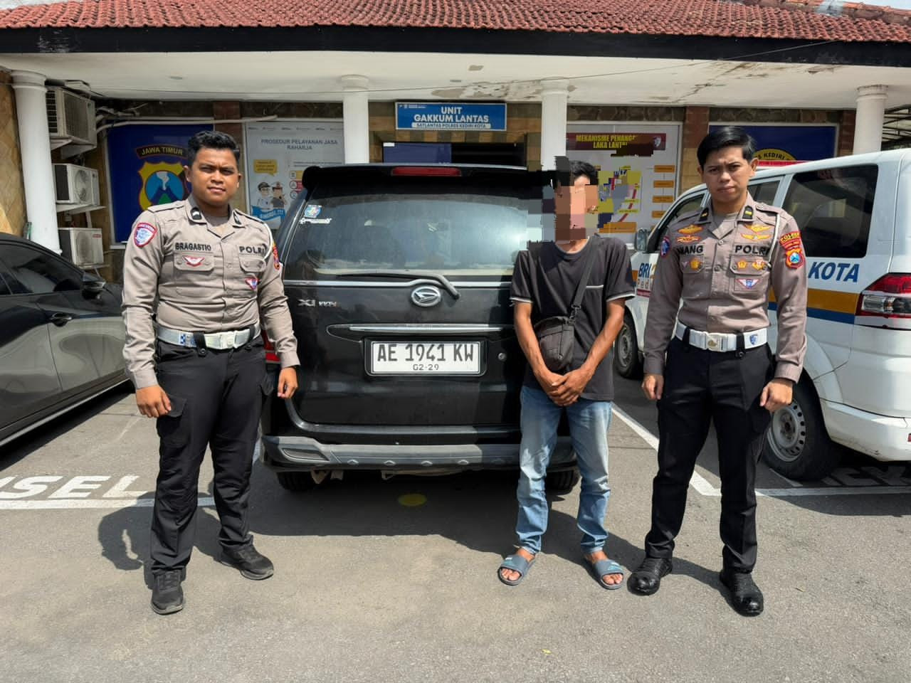 Polisi Tangkap Pelaku Tabrak Lari di Jalan Raya Kediri-Nganjuk