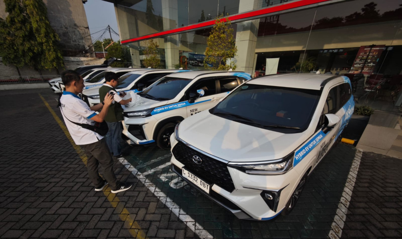 Auto2000 menawarkan berbagai program penjualan dan purna jual untuk Toyota Veloz Hybrid. (Foto: Julian for jatimnow.com)