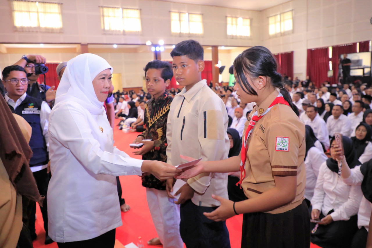 Khofifah Tegaskan Komitmen Jatim Jadi Barometer Pendidikan Nasional