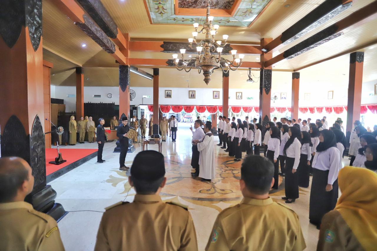 Ambil Sumpah dan Janji 88 PNS Formasi 2024, Ini Pesan Wabup Trenggalek