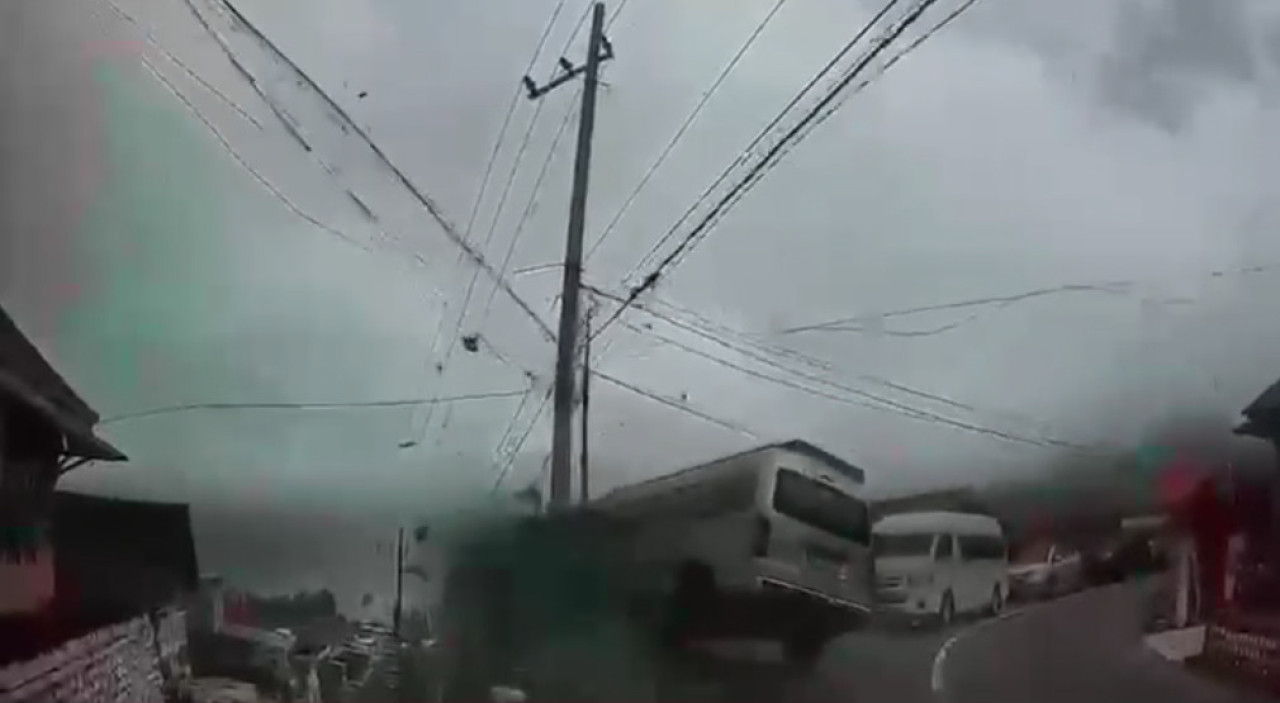 Berikut Nama Sopir Mobil yang Terlibat Kecelakaan di Jalur Bromo Probolinggo