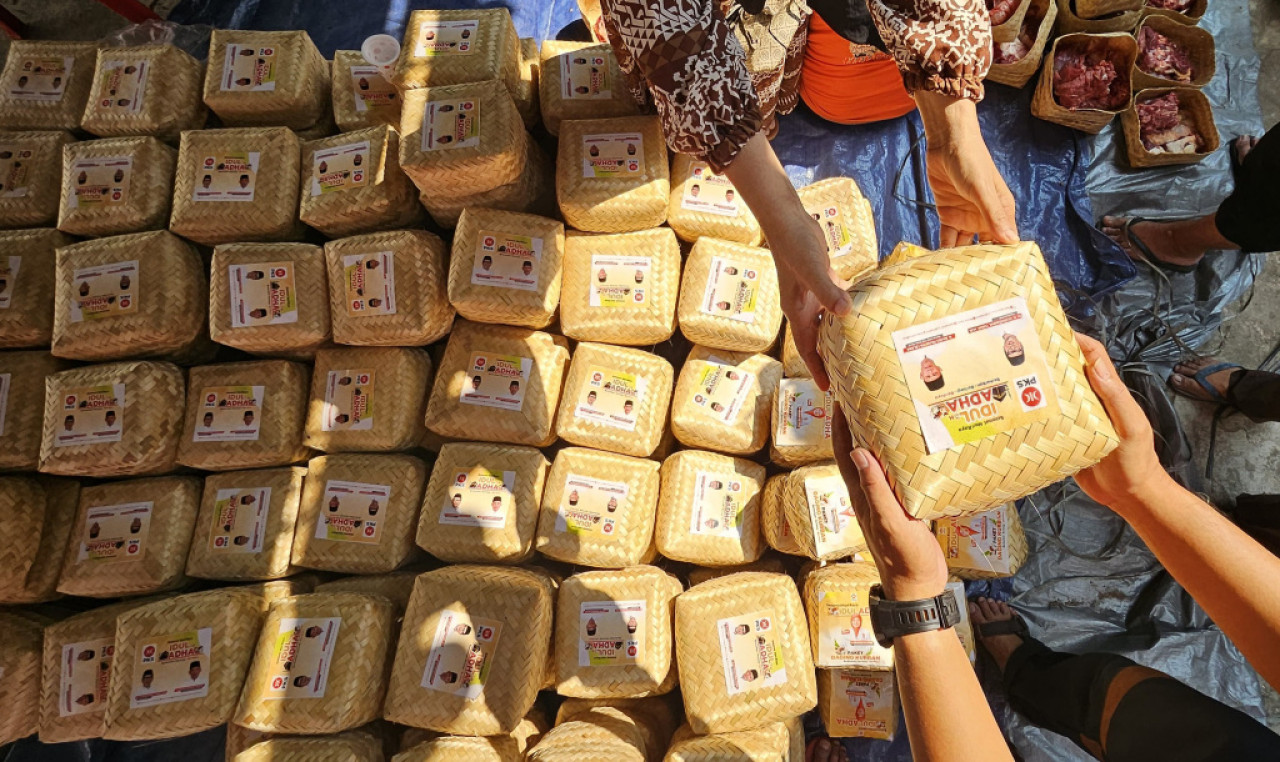 PKS Jatim Salurkan 71.555 Paket Daging Kurban ke Pelosok