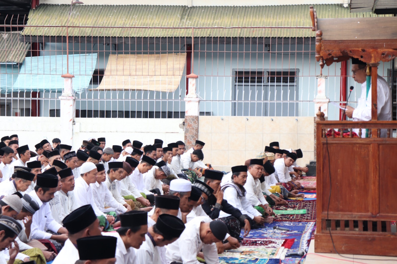Suasana Salat Idul Adha di Rutan Probolinggo. (Foto: Ide Farid/jatimnow.com)