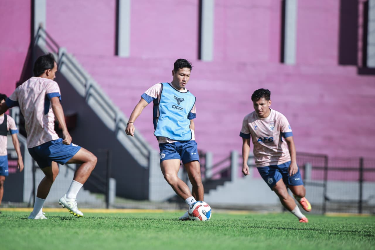 Pemain Persik Kediri saat berlatih di Stadion Brawijaya Kediri. (Foto: Persik Kediri/jatimnow.com)