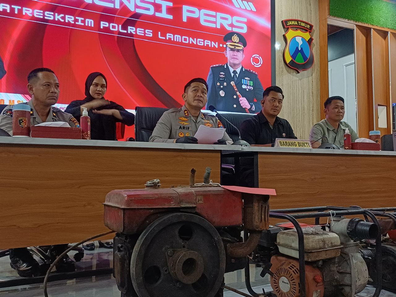 Pengungkapan kasus pencurian pompa air di 53 TKP di Lamongan. (Foto: Adyad Ammy Iffansah/jatimnow.com)