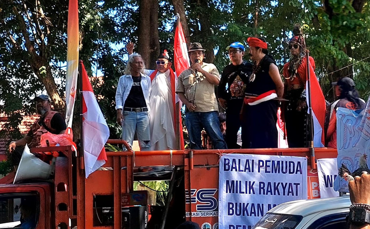 Polemik DKS Memanas, Seniman Surabaya Turun ke Jalan