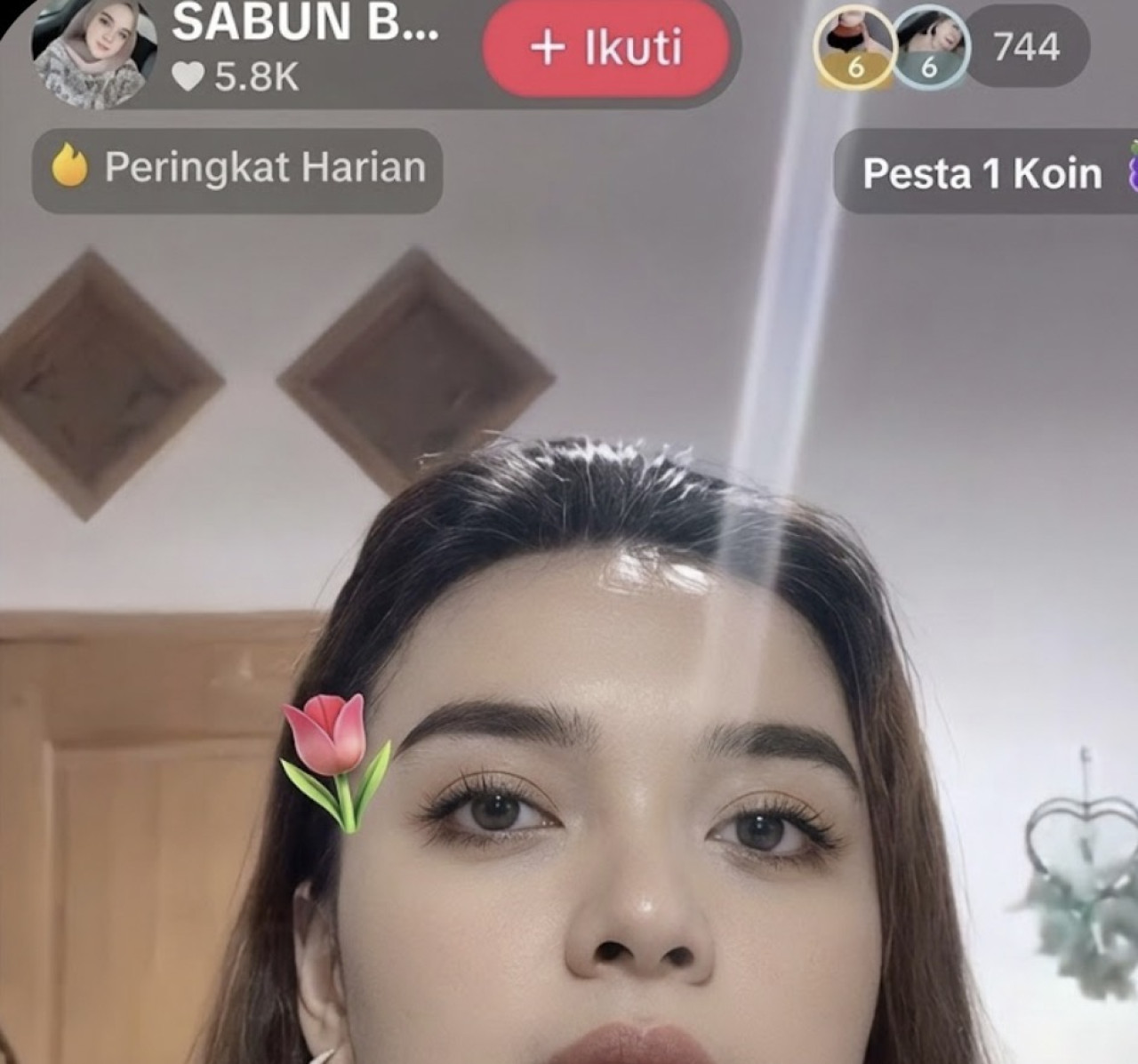 Tangkapan layar video live akun TikTok bernama SABUN BATANG.