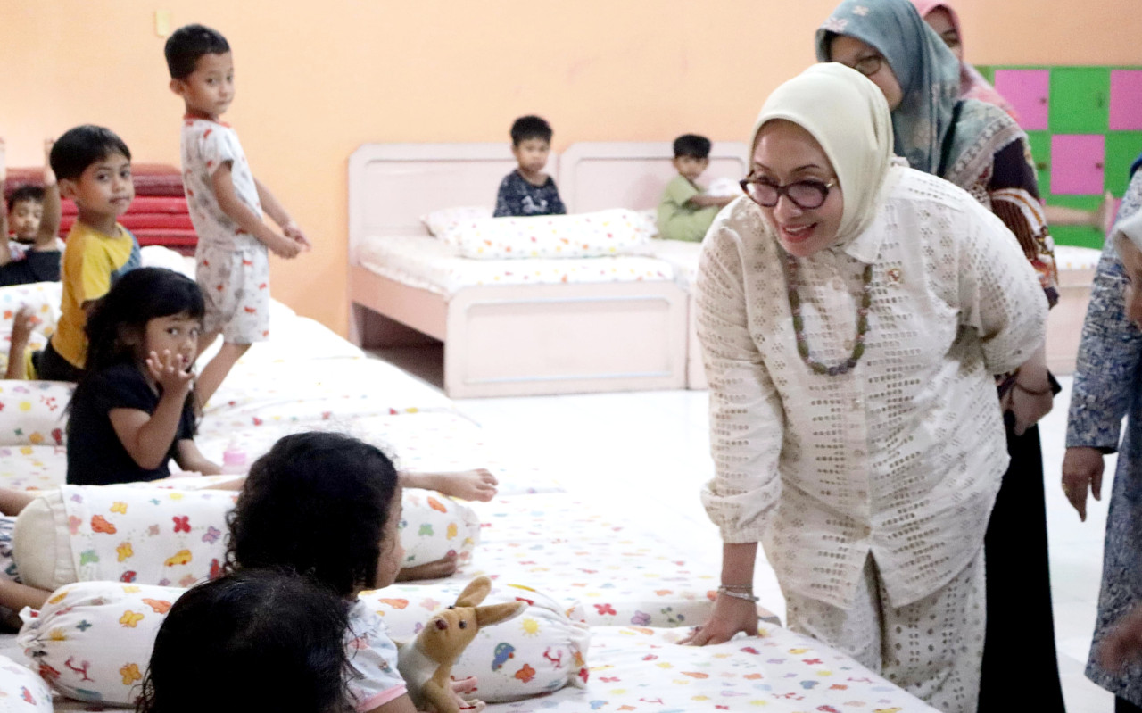 Menteri Pemberdayaan Perempuan dan Perlindungan Anak (PPPA), Arifatul Choiri Fauzi, saat kunjungan kerja di Gresik. (Foto: Diskominfo Gresik for jatimnow.com)