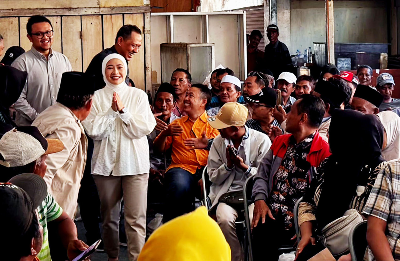 Adela Kanasya Adies menemui 1.000 relawan di Surabaya demi menjaga komunikasi politik pasca-PAW menggantikan politisi senior Adies Kadir. (Foto/Tim Media Center for jatimnow.com)