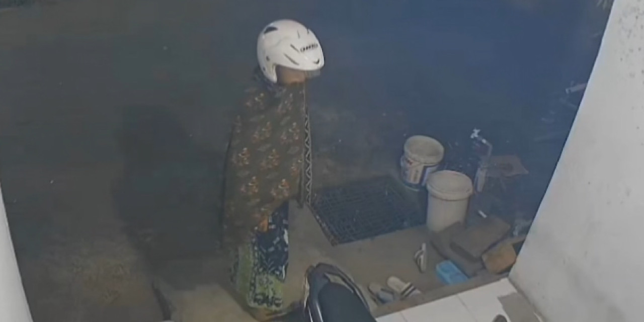 Tangkapan layar CCTV yang merekam aksi pencurian di Probolinggo.