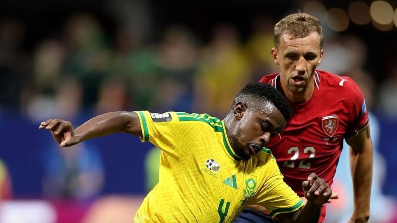 Pemain Afrika Selatan saat menghadang pemain Ceko. (Foto: instagram fifaworldcup2026)
