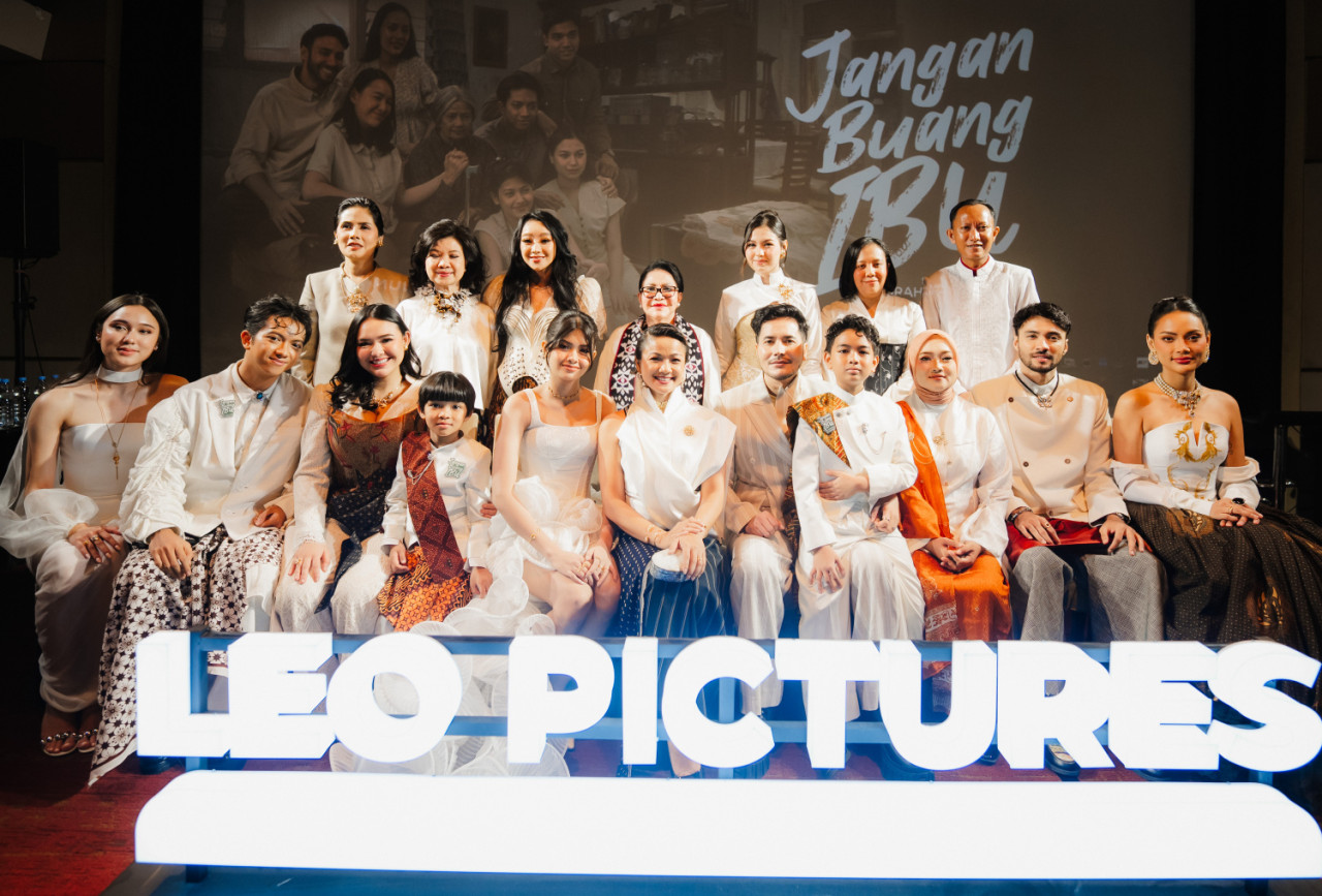 Film Jangan Buang Ibu akan tayang serentak di bioskop seluruh Indonesia mulai 25 Juni 2026. (Foto: Leo Pictures)