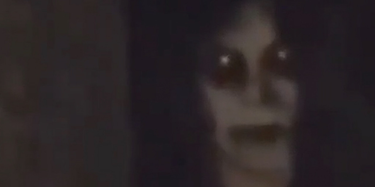 Tangkapan layar video viral penampakan hantu.