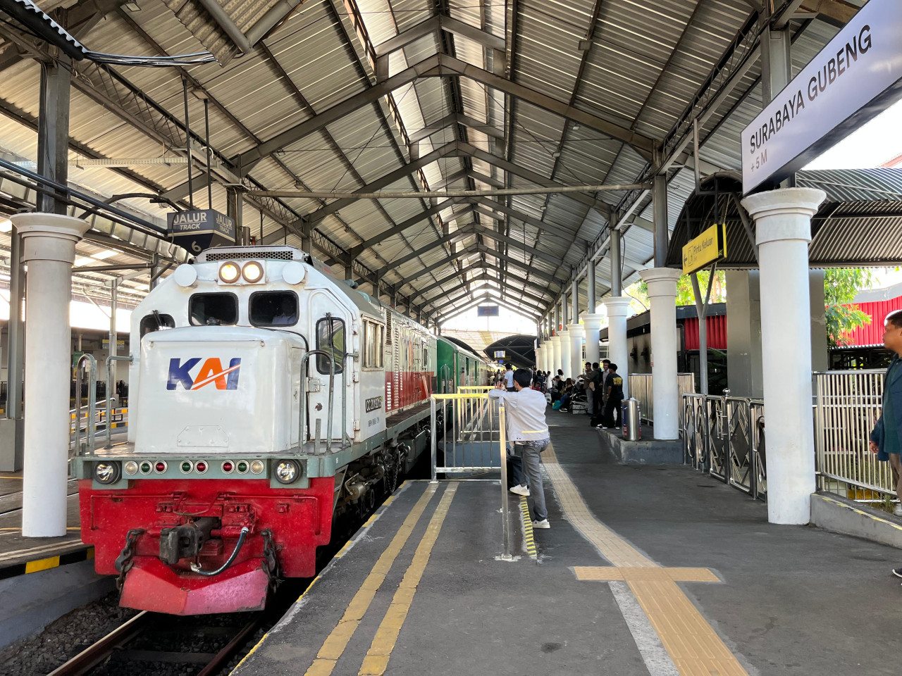 Penyesuaian jadwal kereta api. (Foto: Humas KAI Daop 8 Surabaya for jatimnow.com)
