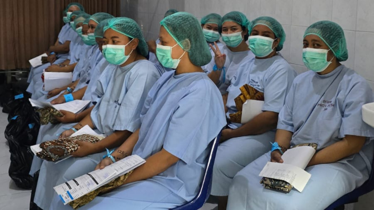 Peserta operasi sterilisasi dalam peringatan Hari Keluarga Nasional di Tulungagung. (Foto: DKBPPA Tulungagung for jatimnow.com)