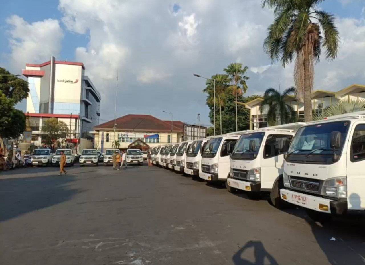Bupati Jember Serahkan Puluhan Kendaraan Penunjang Koperasi Merah Putih