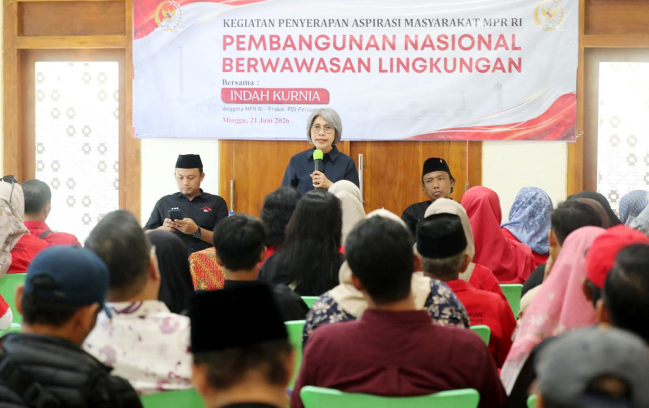 Indah Kurnia menyerap aspirasi warga Sidoarjo dan mengajak masyarakat mendukung pembangunan nasional berwawasan lingkungan. (Foto: Tim Media Center for jatimnow.com)