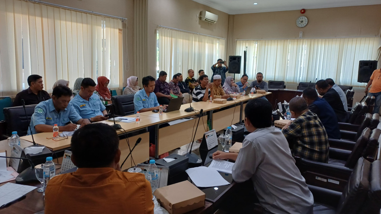 Suasana RDP di ruang Komisi 3 DPRD Kota Probolinggo. (Foto: Ide Farid/jatimnow.com)