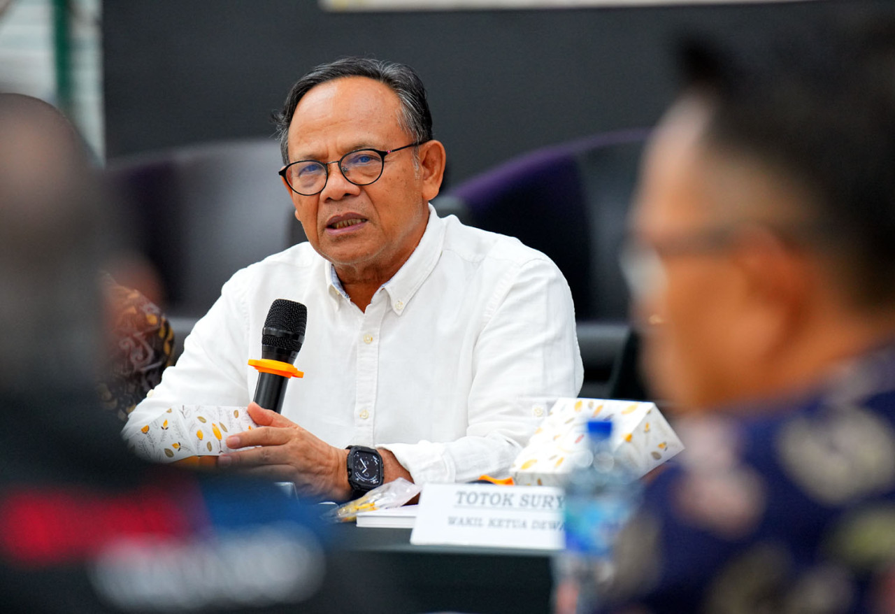 Ketua Dewan Pers, Komaruddin Hidayat, ketika memimpin forum dengar pendapat di Hall Dewan Pers, Kamis (11/6/2026). (Foto: PFI for jatimnow.com)