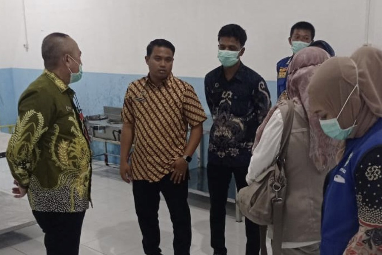 Satgas MBG Kabupaten Probolinggo melakukan kunjungan ke SPPG di wilayah Kecamatan Dringu. (Foto: Ide Farid/jatimnow.com)