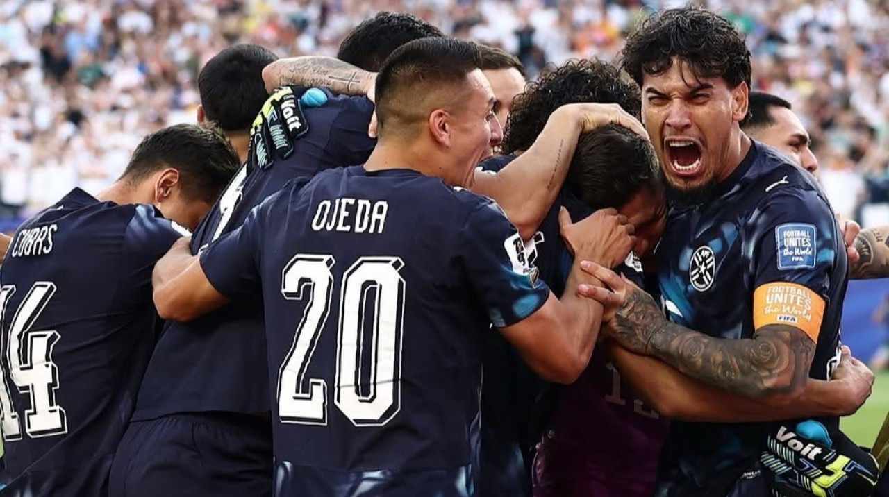 Pemain Paraguay merayakan kemenangan atas Jerman. (Foto:instagram fifawolrdcup)
