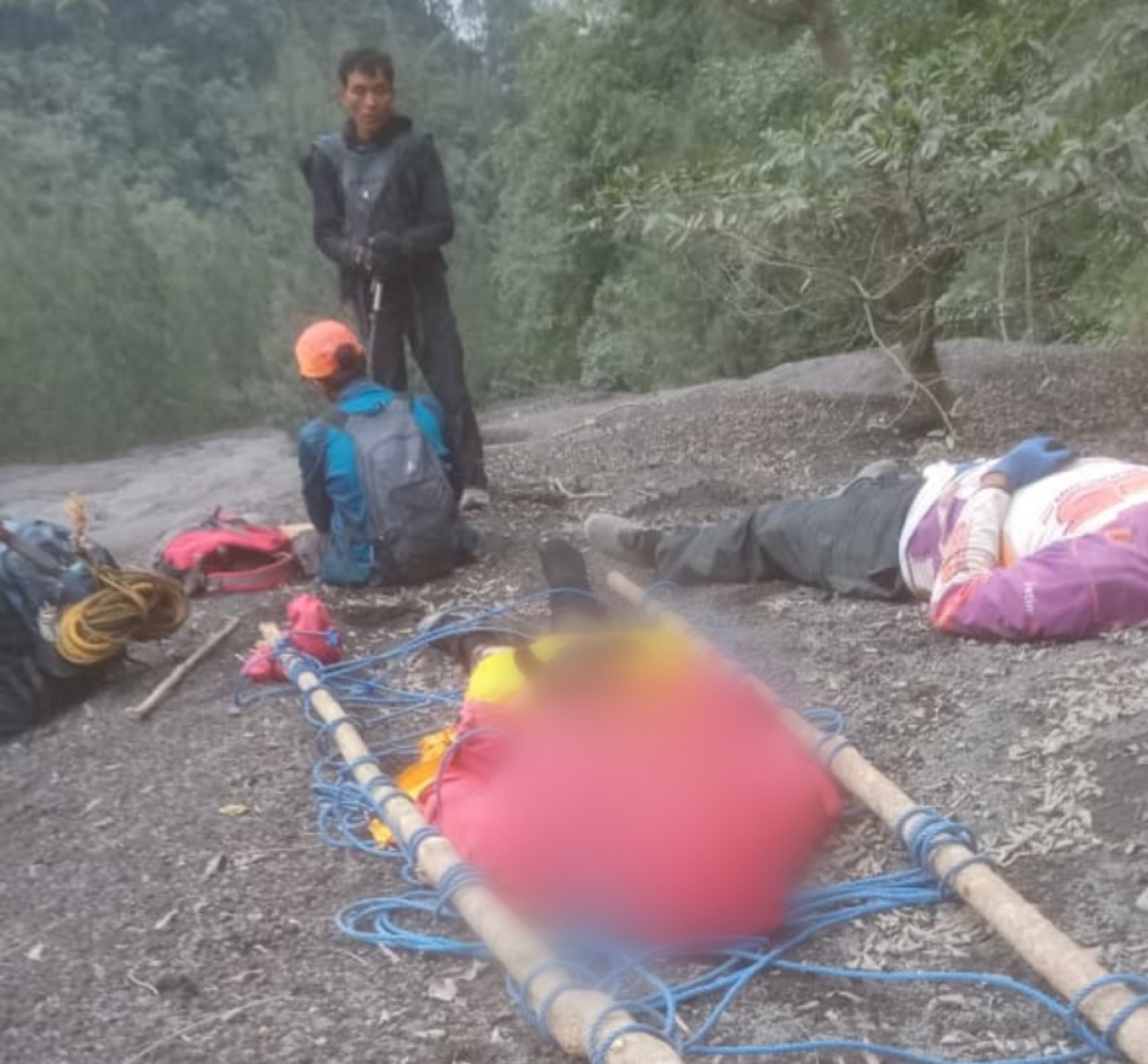 Lewati Jalur Ilegal, Pendaki Gunung Semeru Dilaporkan Jatuh ke Jurang