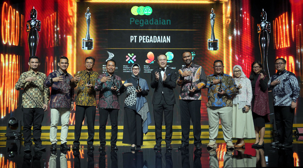 Tim Human Capital PT Pegadaian menerima lima penghargaan dalam ajang HR Asia Awards 2026 di Jakarta. (Foto: Pegadaian for jatimnow.com)