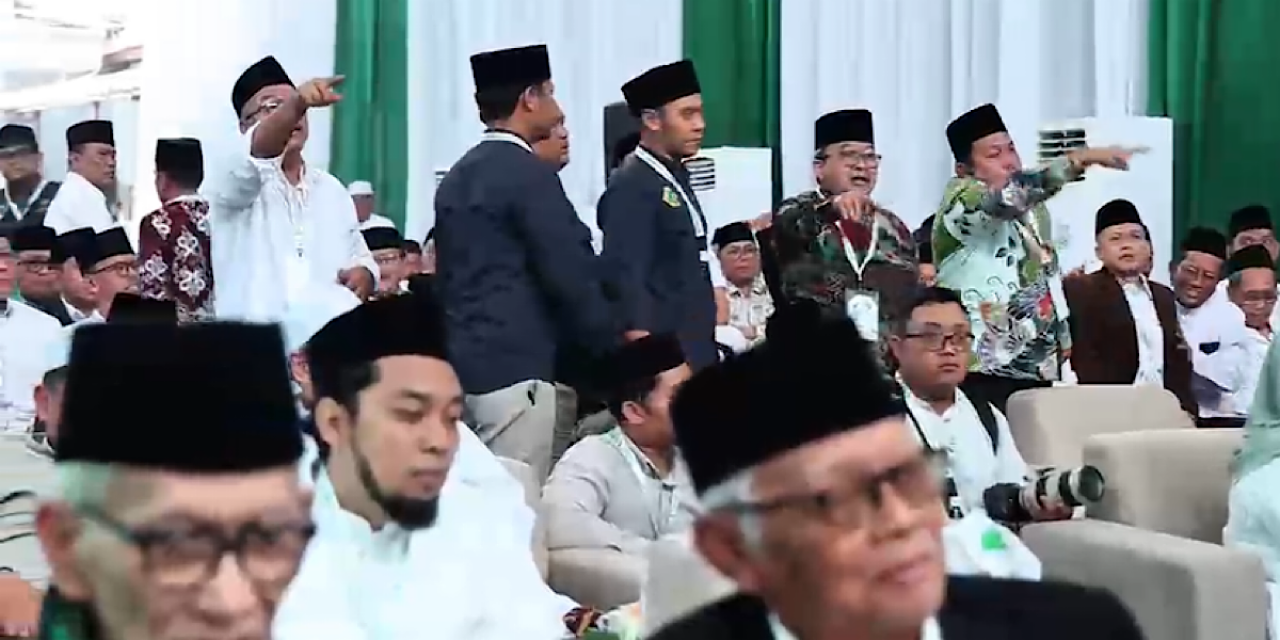 Tangkapan layar dalam kericuhan sidang pleno penentuan lokasi Muktamar NU 2026.