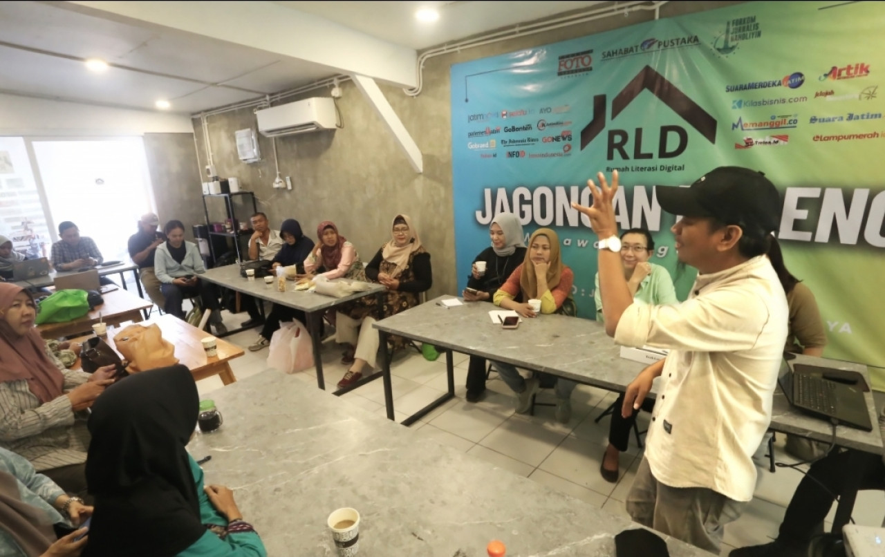 Fatchur Rohman saat mengisi pelatihan di RLD (foto: Fatchur Rohman/jatimnow.com)
