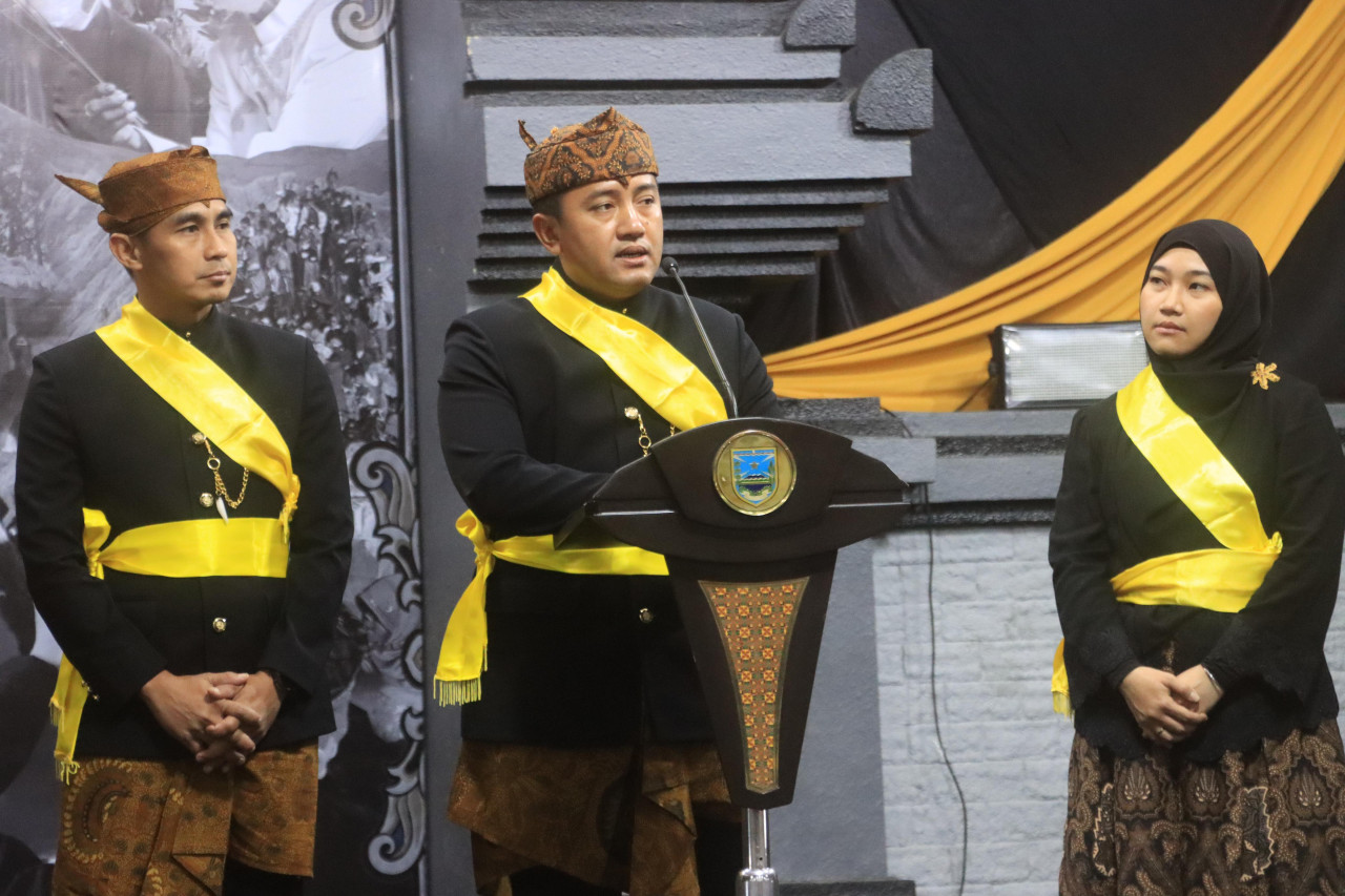 Kapolres Probolinggo AKBP M. Wahyudin Latif usai menerima gelar kehormatan. (Foto: Ide Farid/jatimnow.com)