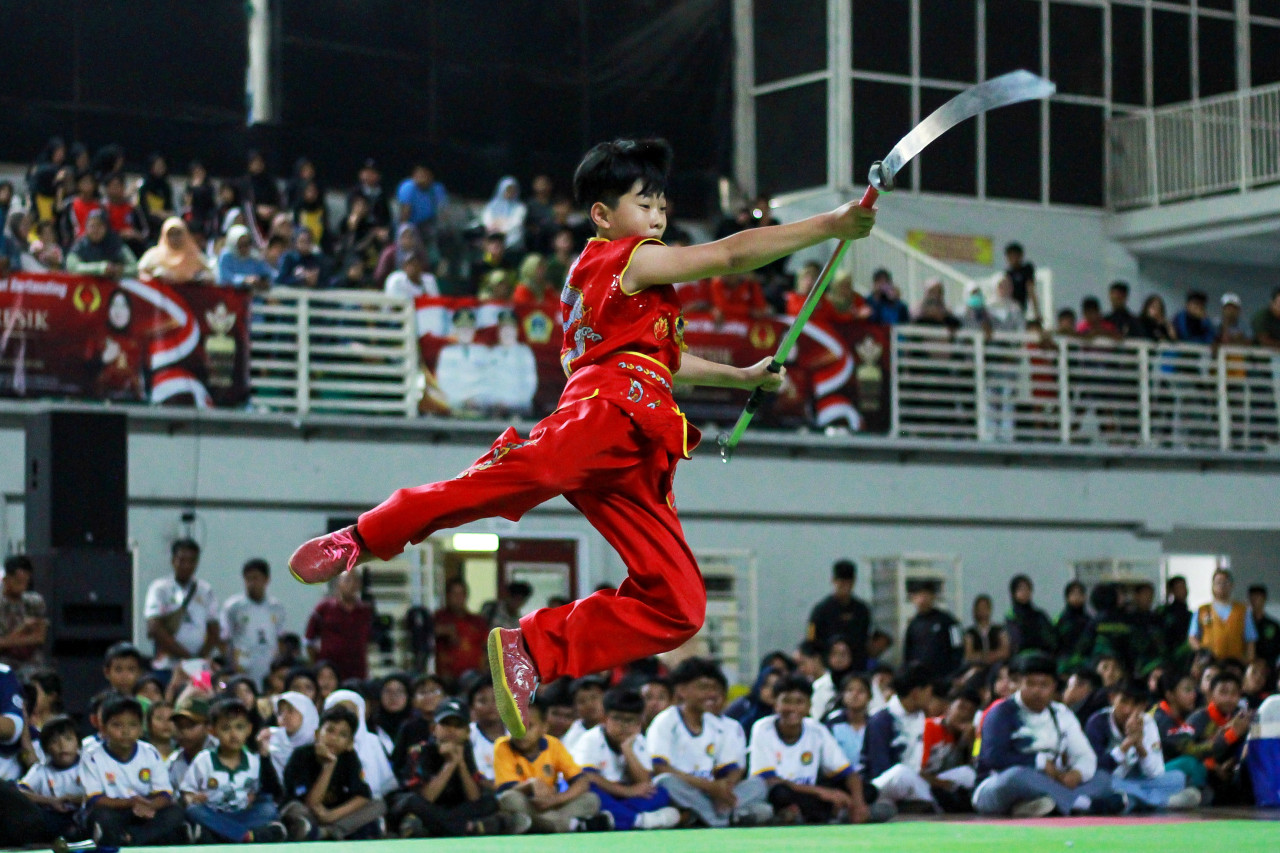 FOTO: Atlet Cabor Beladiri Tampil Memukau di Pembukaan Bupati Gresik Cup 2026