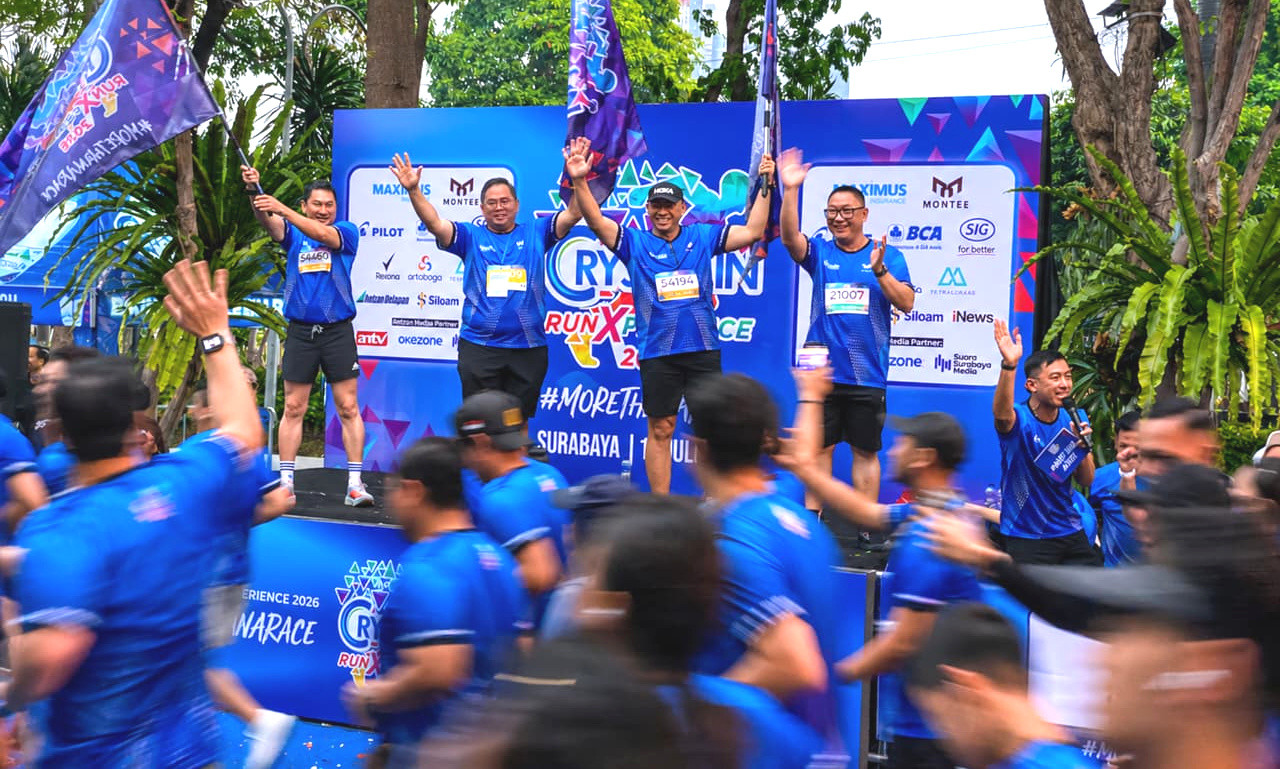 Pelepasan peserta Crystalin RunXperience 2026, di Balai Kota Surabaya, Minggu (19/7/2026). (Foto: Ali Masduki/jatimnow.com)