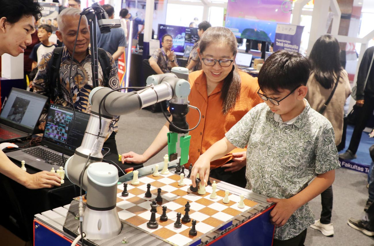 Smart Chess hingga VR Ramaikan Pameran Dies Natalis ke-40 FT Ubaya