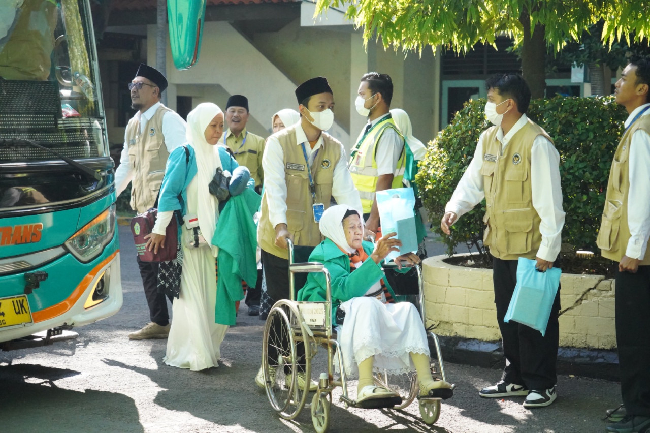 Jemaah haji Tulungagung saat tiba. (Foto: Kemenhaj Tulungagung for jatimnow.com)