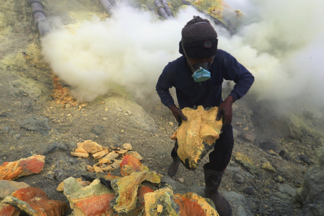 Penanbang Kawah Ijen. (Foto: Ali Masduki/jatimnow.com)