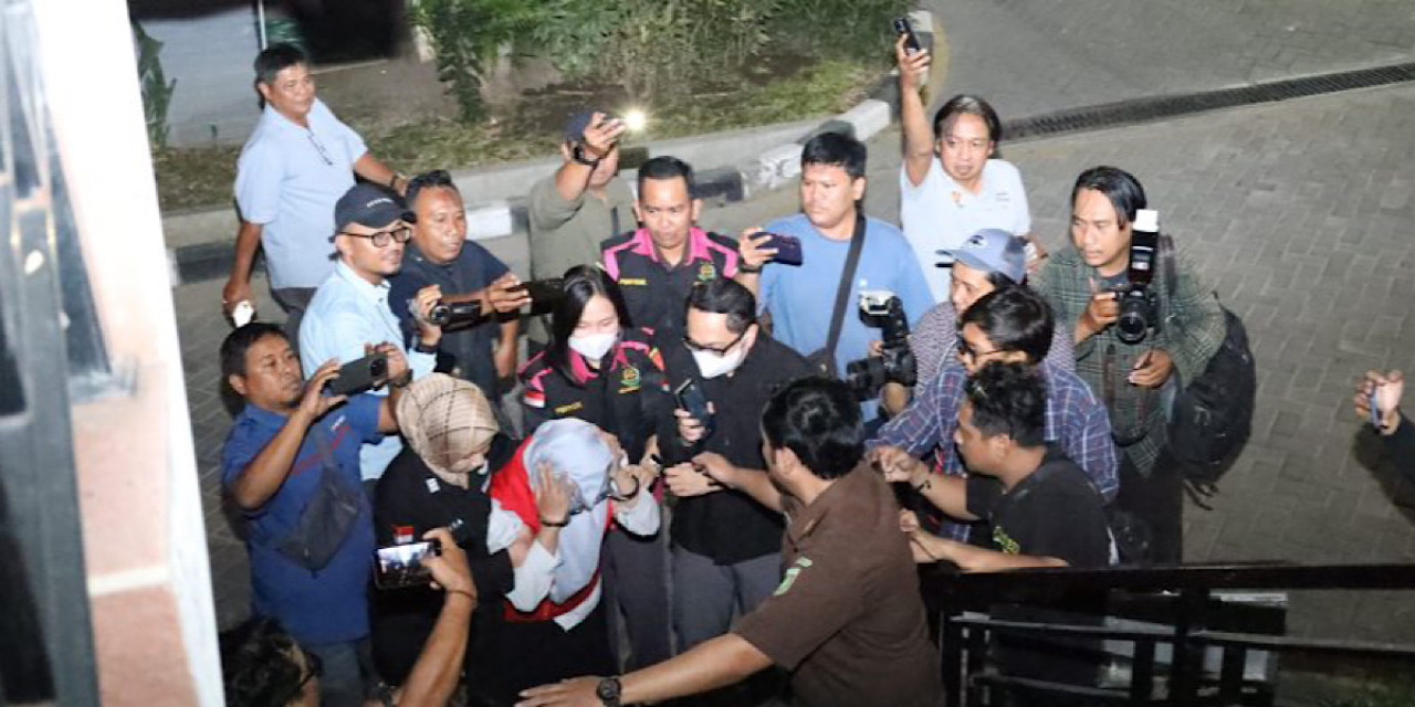 Suasana penahanan ED, Kepala Bidang Geologi dan Air Tanah Dinas ESDM Jatim, tersangka baru dugaan pungli perizinan. (Foto: Kejati Jatim/jatimnow.com)