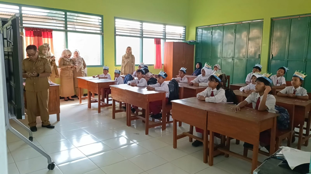Siswa SD di Tulungagung saat mengikuti MPLS. (Foto: Bramanta/jatimnow.com)
