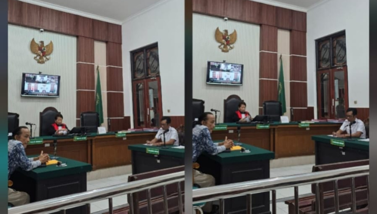 Sidang  praperadilan digelar di Ruang Sari 3 PN Surabaya pada Senin (27/7/2026). (Foto: Antok for jatimnow.com)