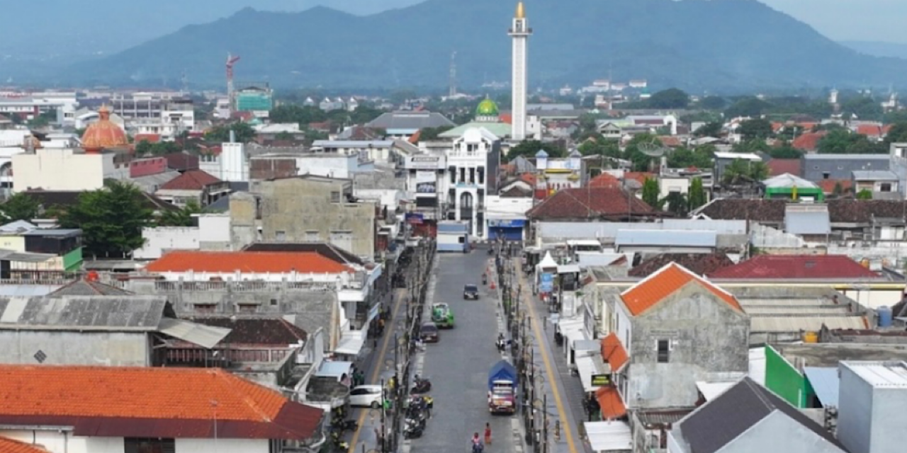 Jalan Stasiun Kediri.
