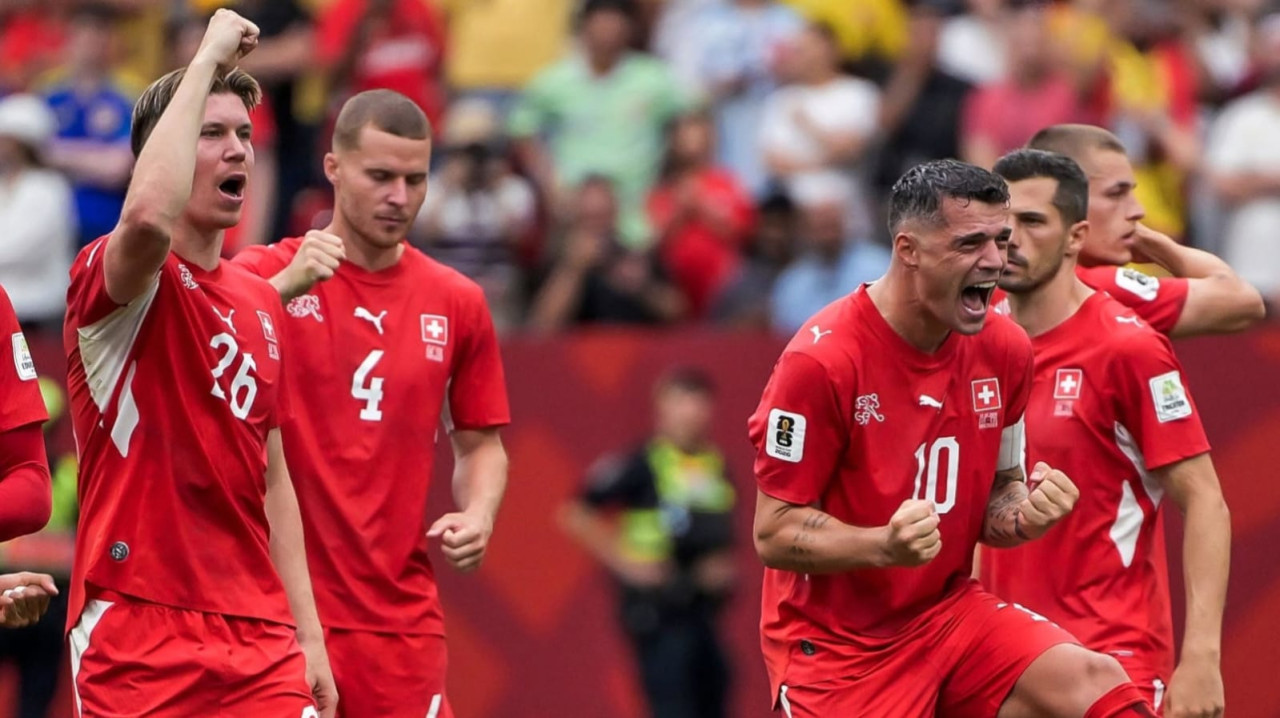 Pemain Swiss merayakan kemenangan atas Kolombia. (Foto: instagram swissnatimen)