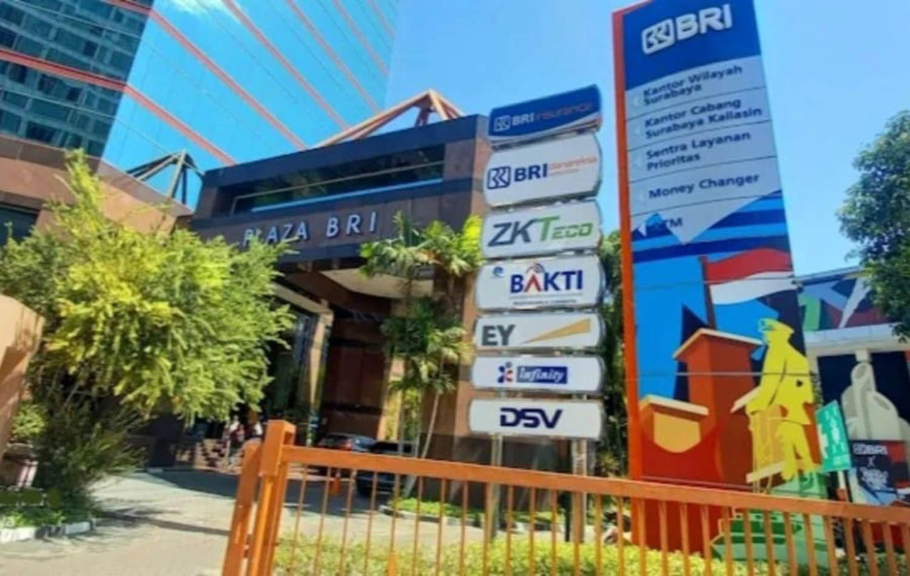 BRI Surabaya Kaliasin menghormati proses hukum terkait gugatan ruko Ngagel Jaya dan menegaskan lelang agunan sesuai ketentuan. (Foto/jatimnow.com)