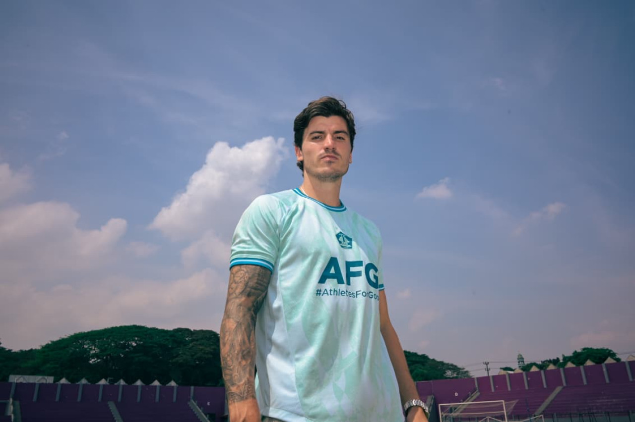 Potret Sergio Castel yang kini resmi berseragam Persik Kediri. (Foto: Persik Kediri/jatimnow.com)