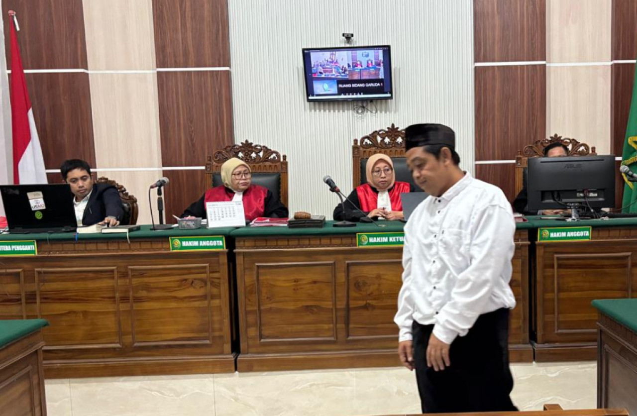 Yudi Surya divonis setahun penjara setelah terbukti bermain judi slot HGI. (Foto/jatimnow.com)