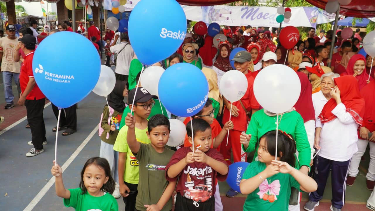 Ribuan warga Semarang merayakan HUT RI dengan jalan sehat sekaligus mendapat edukasi soal manfaat, keamanan, dan efisiensi jargas PGN. (Foto: PGN for jatimnow.com)